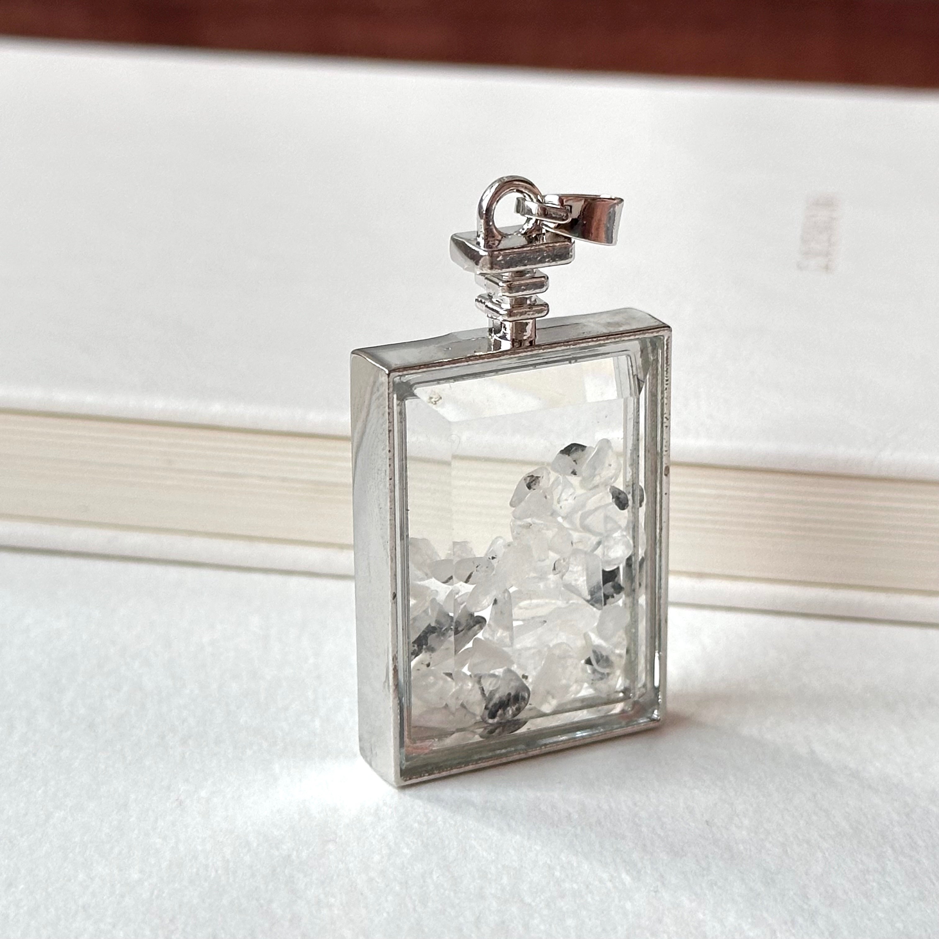 N90【Protection and Implementation】Hematite Peace Buckle Gold-plated Necklace