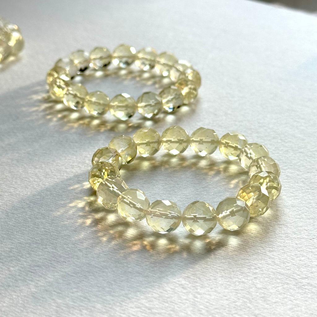 B106 [Glass meteorite] Gold meteorite cut corner pure bead bracelet