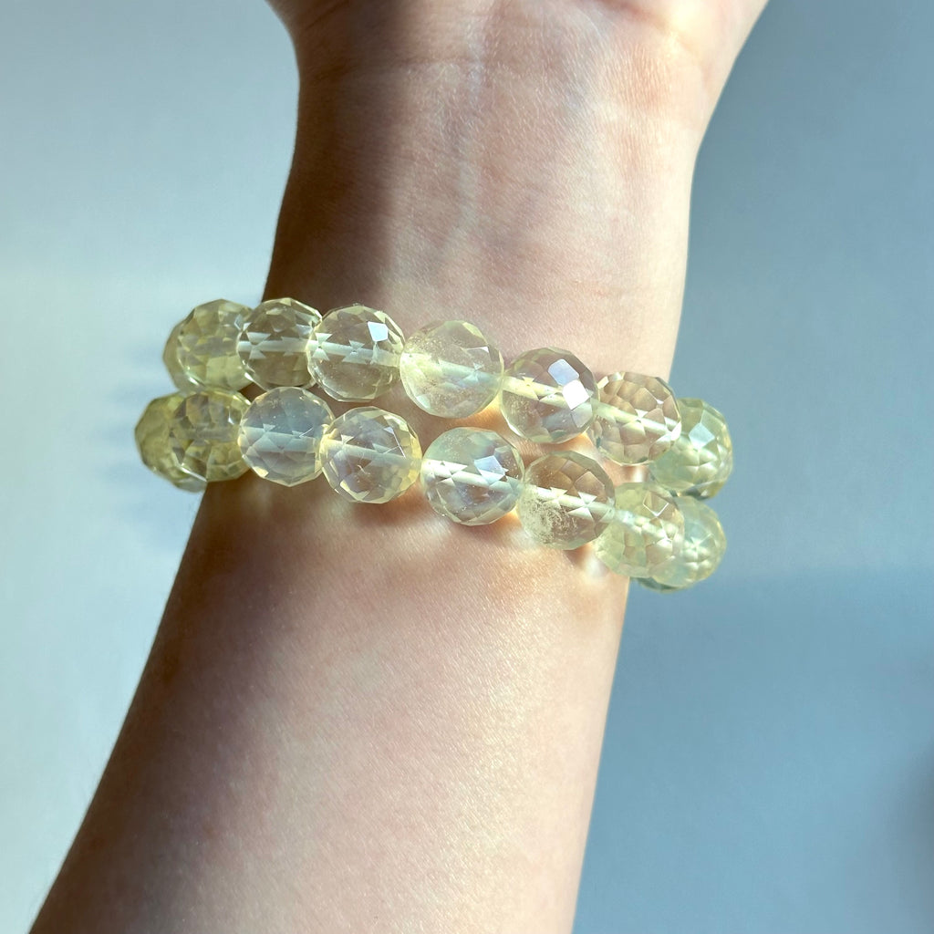 B106 [Glass meteorite] Gold meteorite cut corner pure bead bracelet