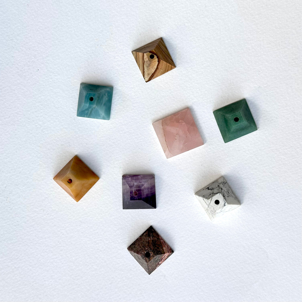 TS43【寶石金字塔】半寶石迷你金字塔